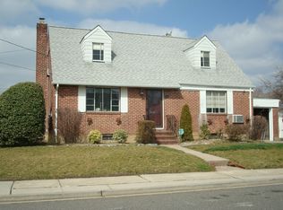 16 Frick St, Elmont, NY 11003