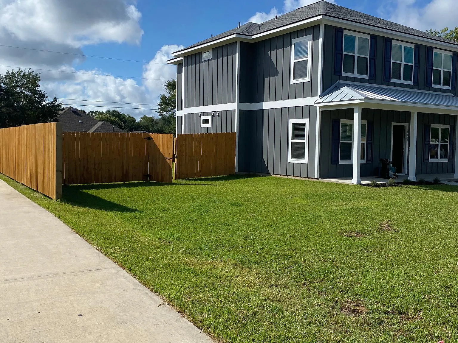 1006 Dominik Dr — Photo 2