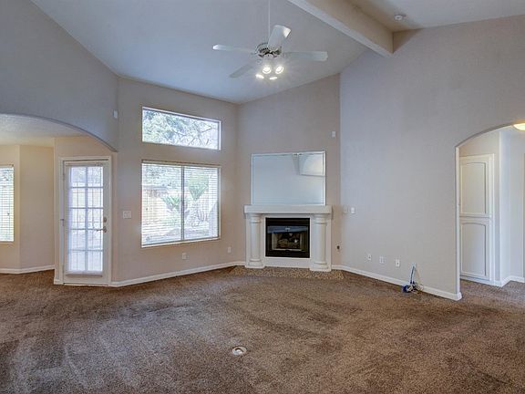3rd image of 1014 E Democracy Ave