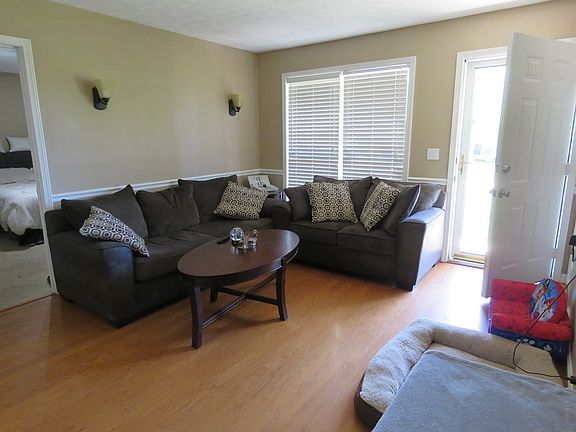 4th image of 3447 Southmeade Dr