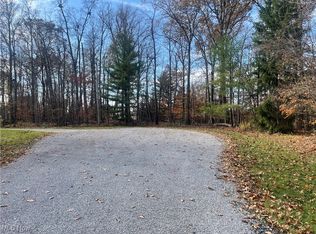 5077-5078 Burgundy Ct, West Salem, OH 44287