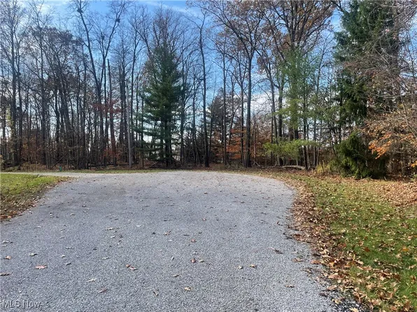5077-5078 Burgundy Ct, West Salem, OH 44287