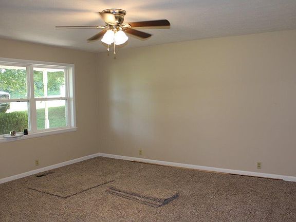 3rd image of 1075 Sulphur College Rd