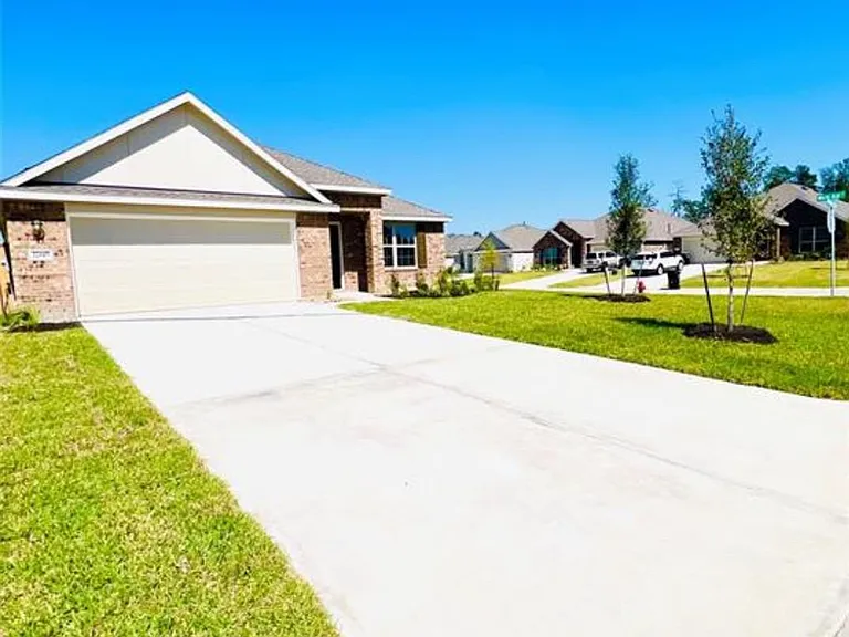 22445 Mountain Pine Dr — Photo 1