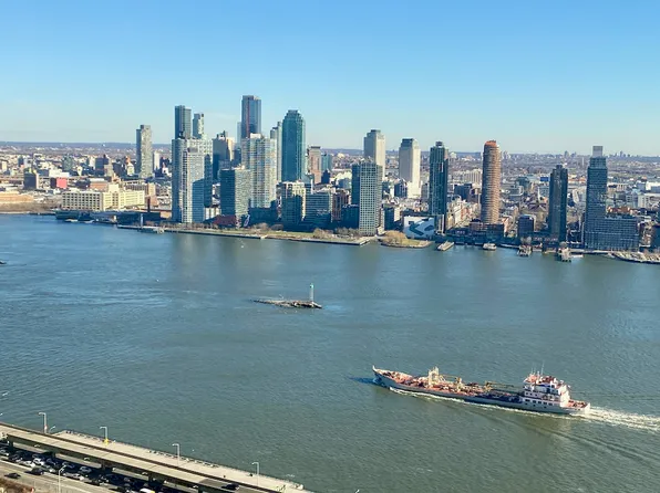 330 East 38th Street image 1 of 17