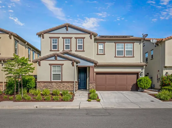 1581 Castlewood Pl, Gilroy, CA 95020