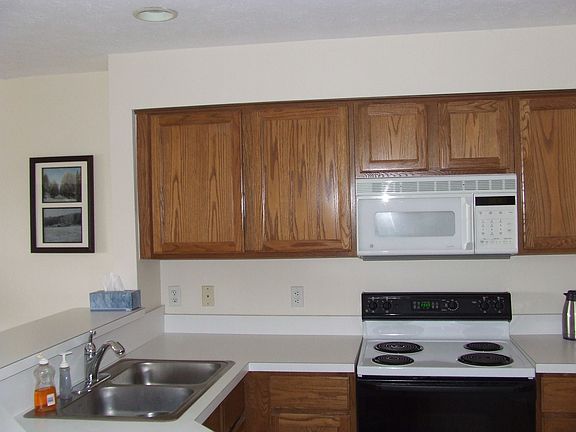 5th image of 1581 Weatherstone Dr