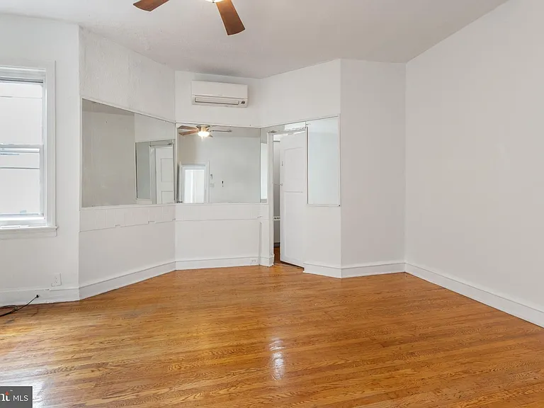 707 W Girard Ave #2F — Photo 22