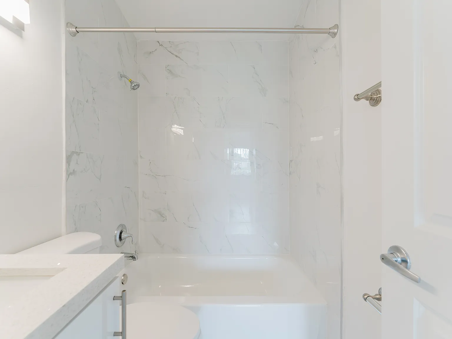 3 bed, 1092 sqft, $3,500 — Photo 4