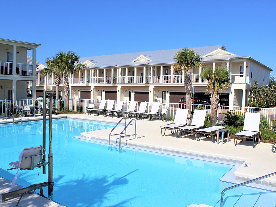 Private community pool