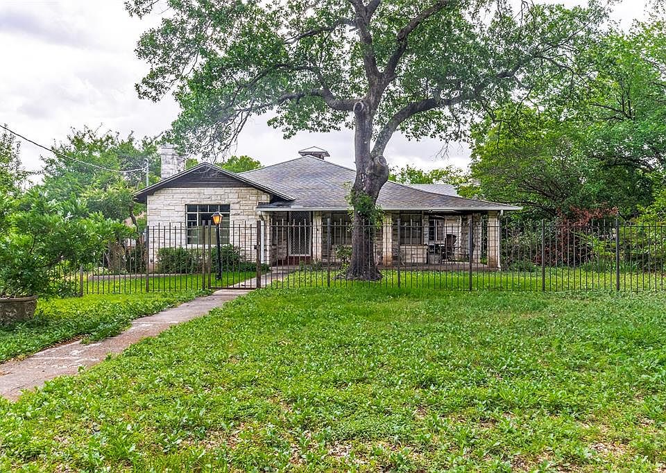 1st image of 726 N Oak Cliff Blvd