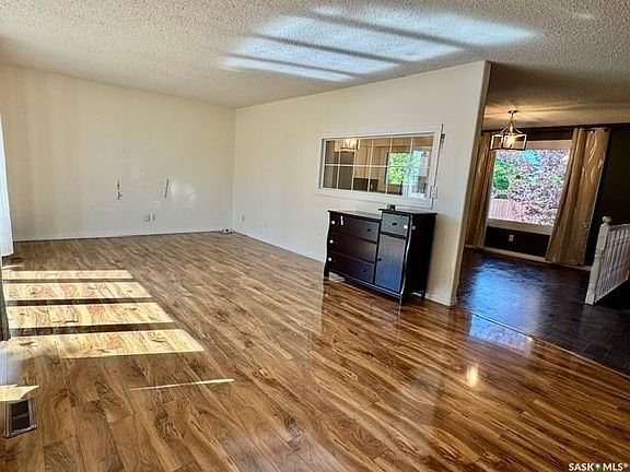 5th image of 503 2nd STREET NE