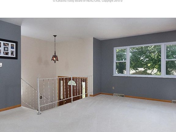 5th image of 125 Green Acres Dr