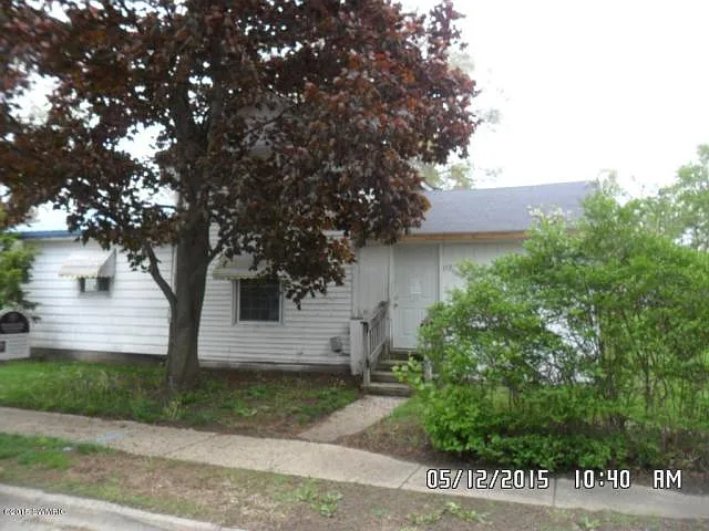 152 Floral Ave photo 1