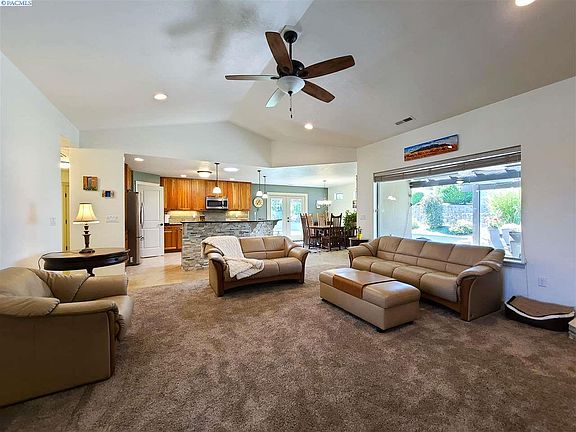 4th image of 1440 Chardonnay Dr