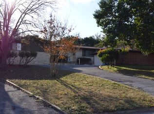 917 Redbud Ln, Kerrville, TX 78028