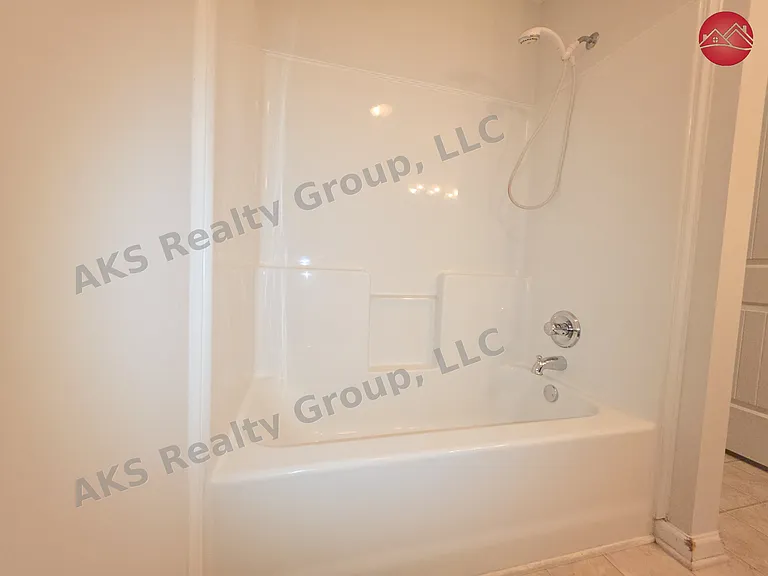 4346 Ashwood Cv — Photo 15