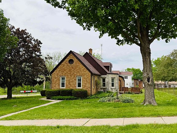 5th image of 820 9th Ave