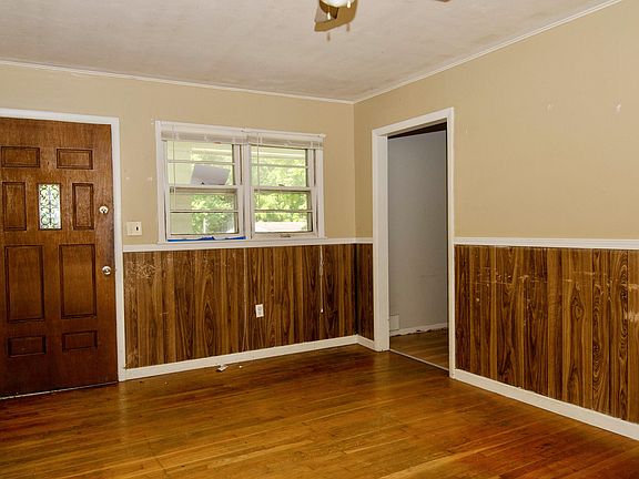 2nd image of 215 Old Weaver Pike