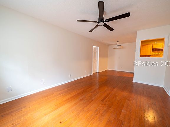3rd image of 50 Marshland Road UNIT 1
