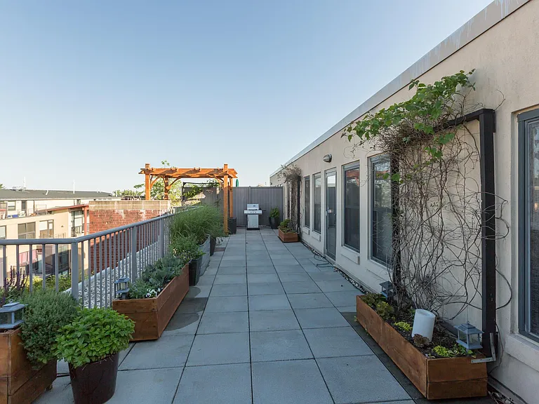 2328 Champlain St NW — Photo 34
