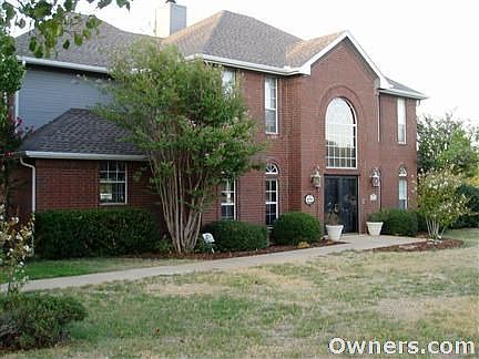 3rd image of 200 Canyon Oaks Dr