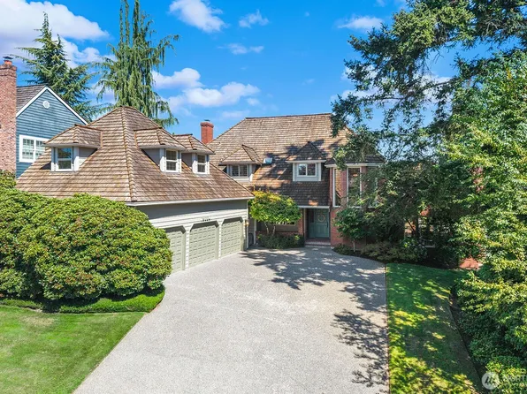 19004 64th Avenue NE, Kenmore, WA 98028