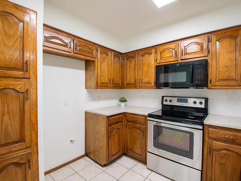 1719 Sagebrush Trl — Photo 9
