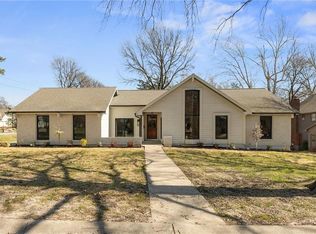 10301 Howe Dr, Leawood, KS 66206