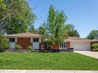 16830 Pollyanna St, Livonia, MI 48154