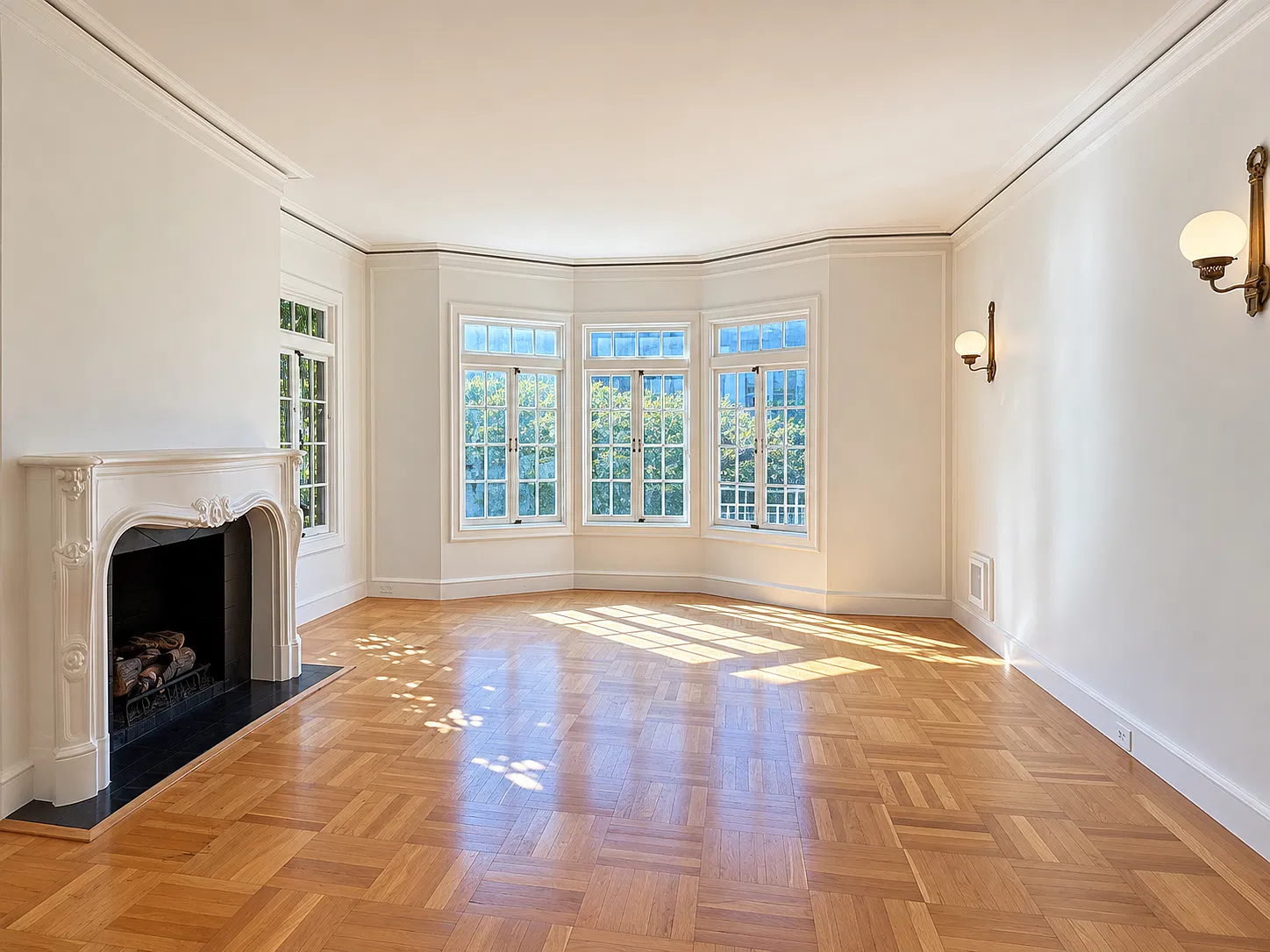 Spacious Cow Hollow Condo with Vintage Charm & Golden Gate Bridge Views | Shared Roof Deck! — Photo 1