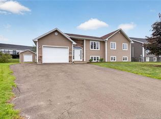 14 Hammond St, Moncton, NB E1A 6C5