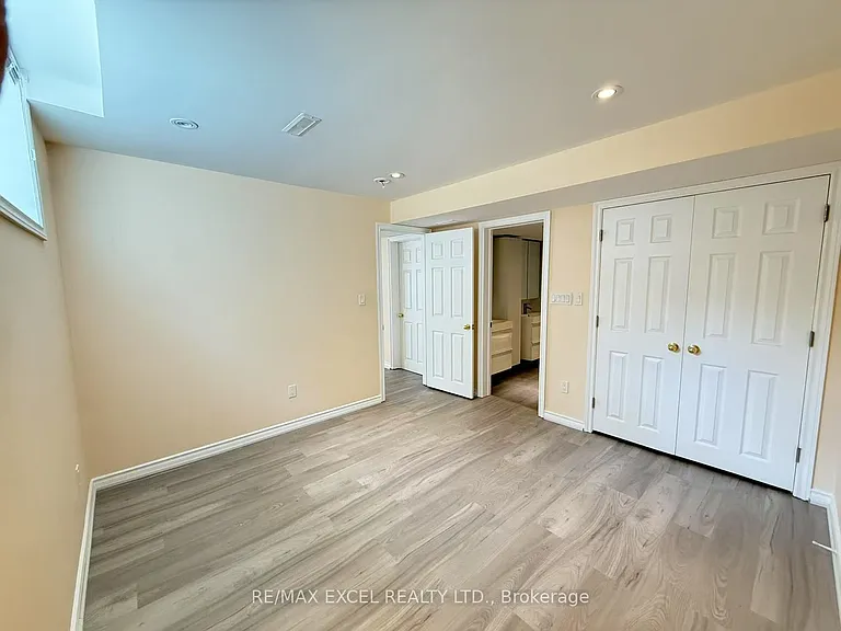 278 Ivy Jay Cres #BASEMENT — Photo 6
