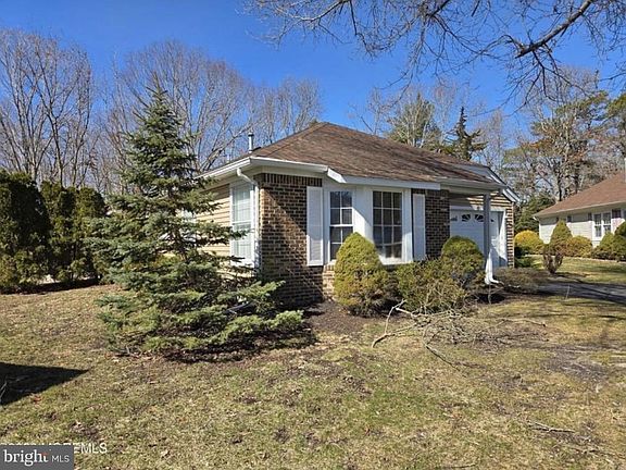 2nd image of 13 Dovetree Ct