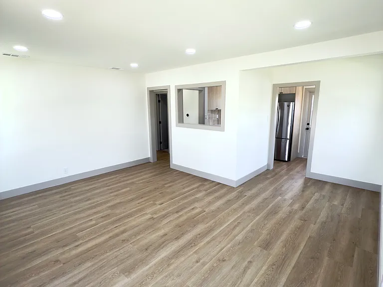2510 Termino Ave #A — Photo 6