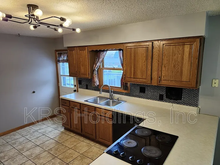 82 Summerfield Dr — Photo 7
