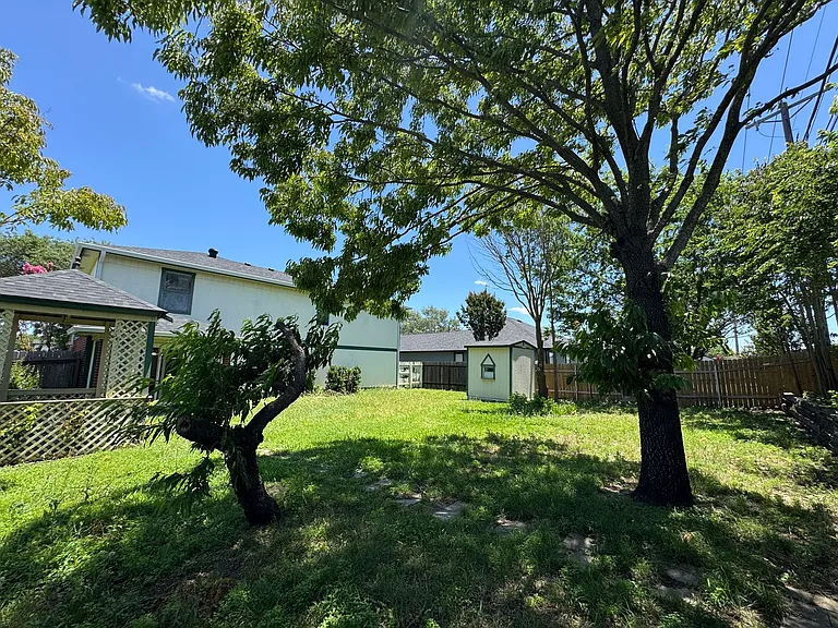 1204 Bristol Dr — Photo 21