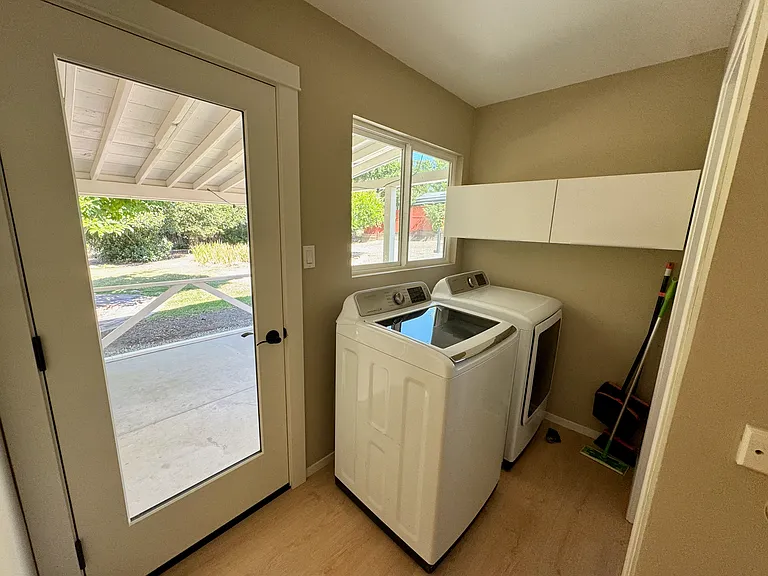 145 Austin Ln — Photo 17
