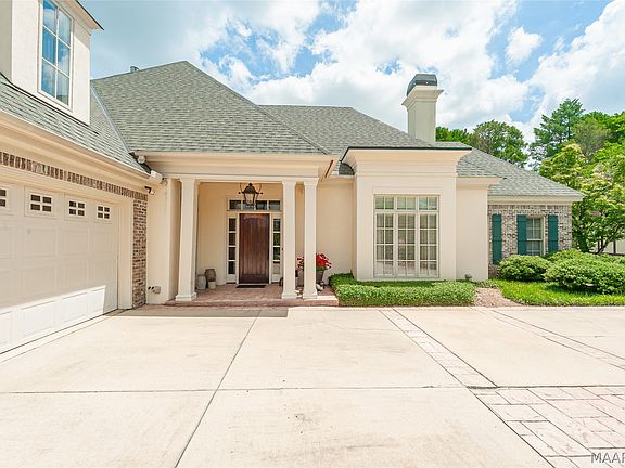 5th image of 3408 Oak Grove Cir