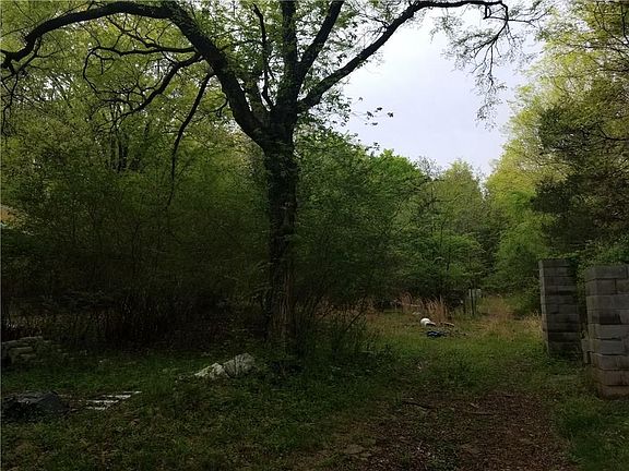 4th image of 2138 Rocky Top Ln