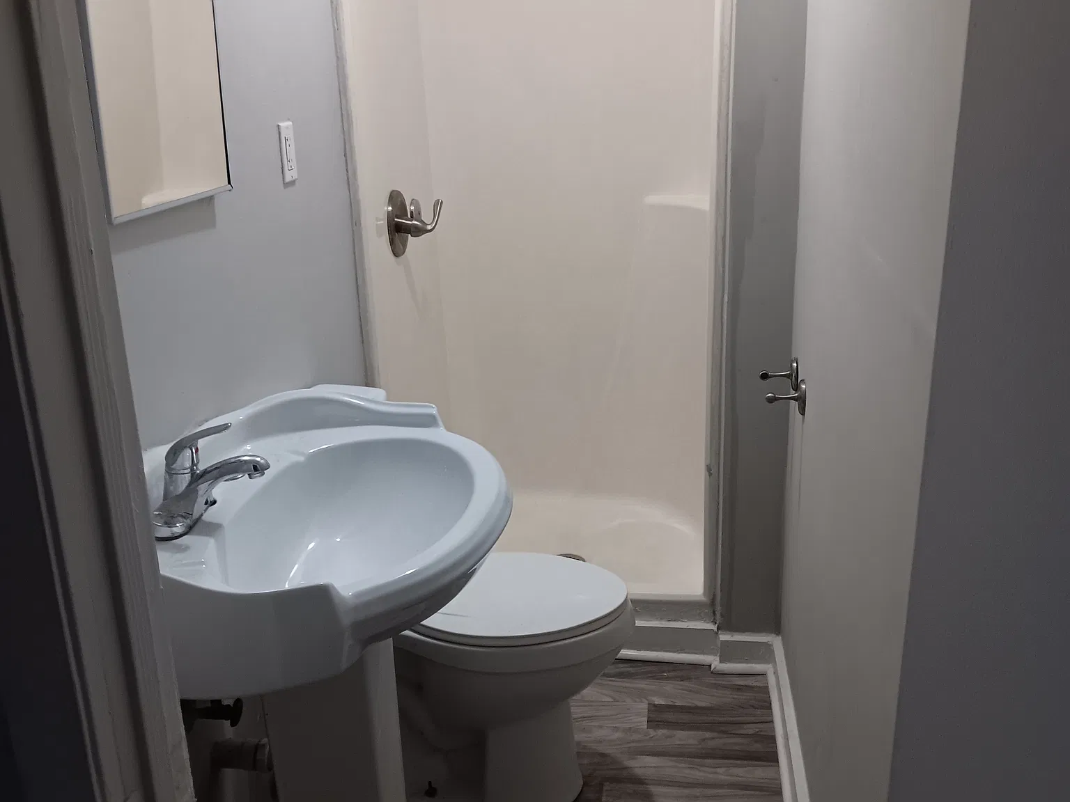 1 bed, 800 sqft, $1,000 — Photo 4