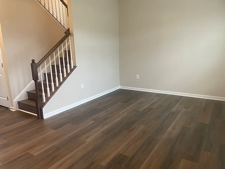 2410 Walthall Ct — Photo 34