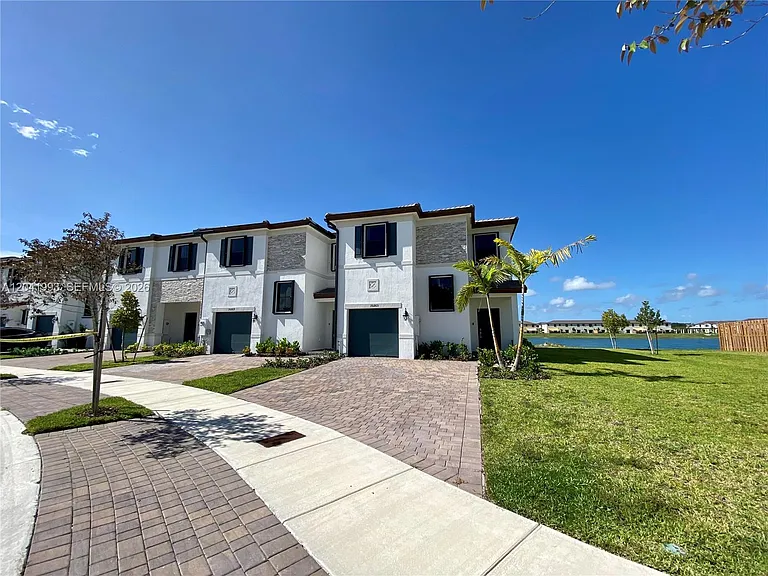 10265 SW 231st Ln — Photo 8