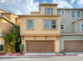 1082 Old Oak Ln, Hayward, CA 94541