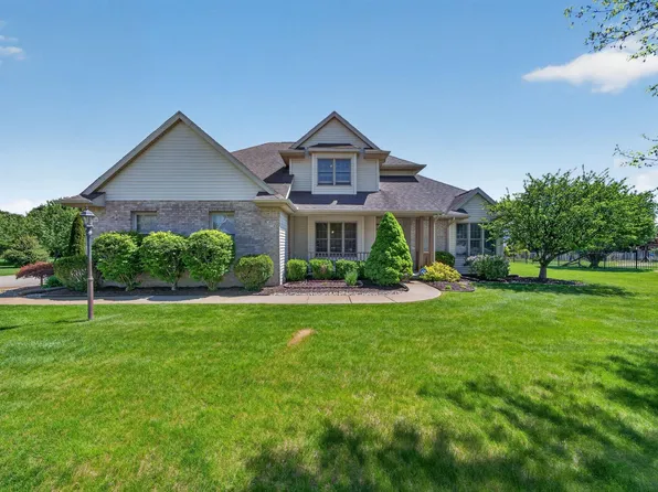 51700 Deer Trail Dr, Granger, IN 46530
