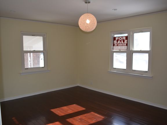 Living Room Hardwood floors