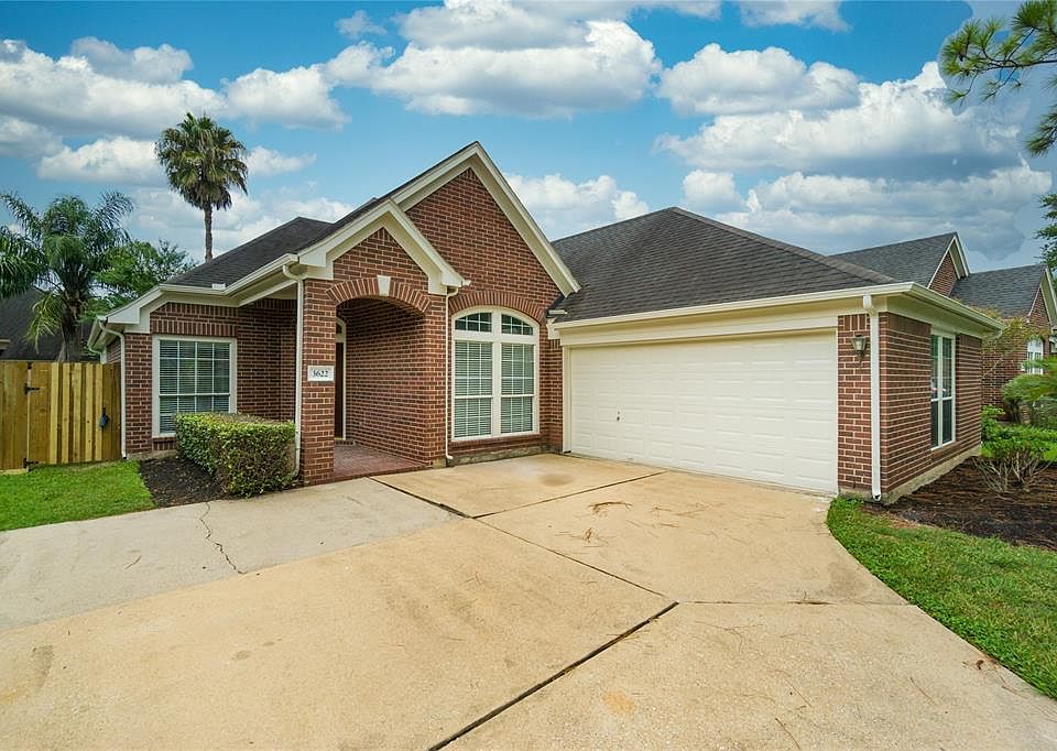 2nd image of 3622 Englewood Dr