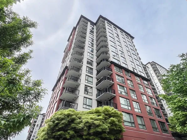 813 Agnes St #1308, New Westminster, BC V3M 0A9