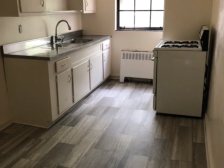 330 Hart Blvd — Photo 3