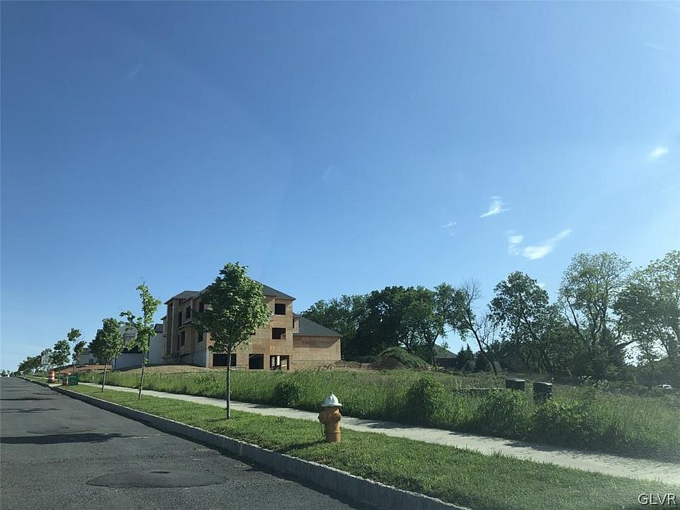 2nd image of 1751 Stone Tavern Blvd S